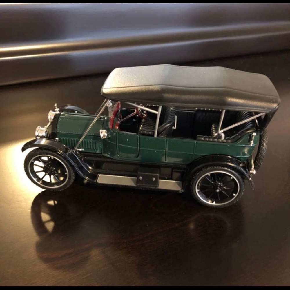 1913 Cadillac Touring Model Diecast Car | National Motor Museum Mint Collectible - Picture 3 of 6